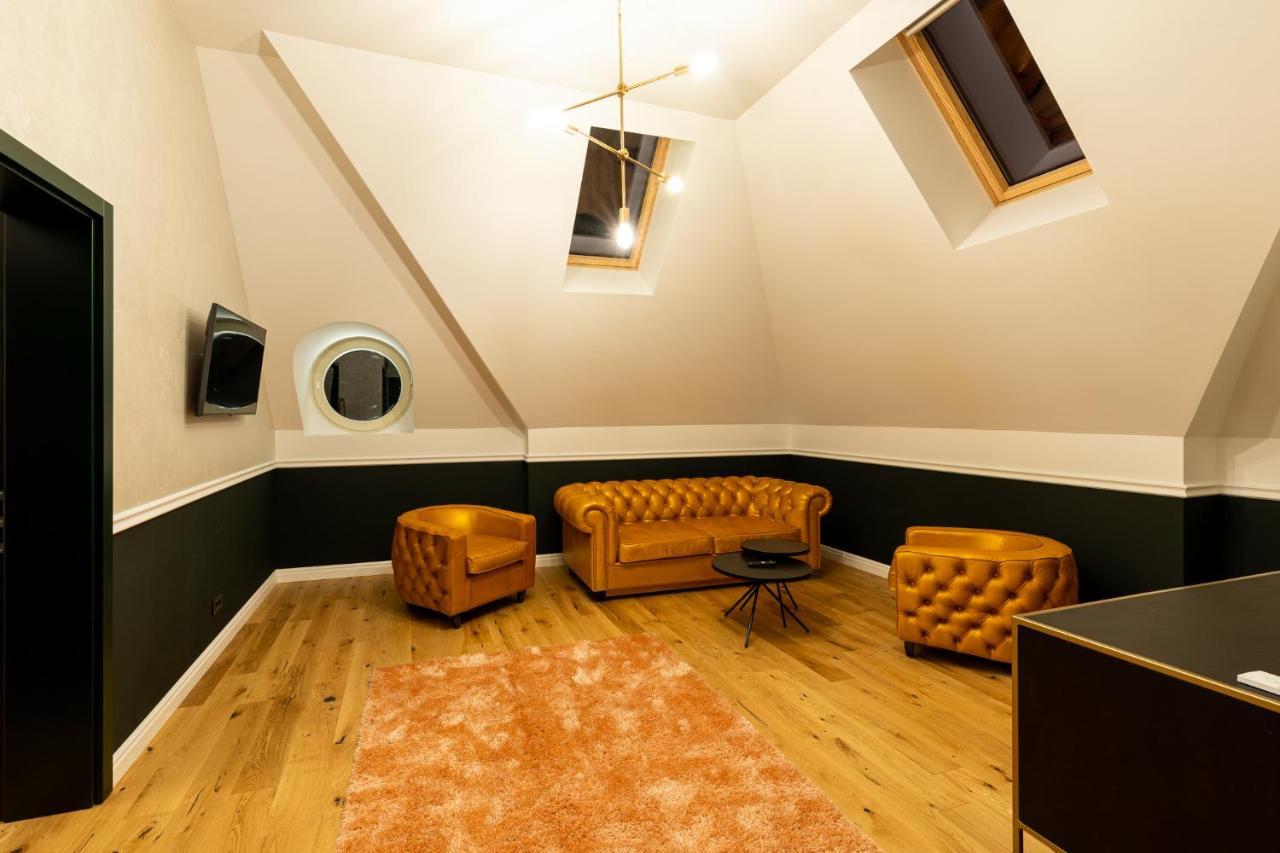 Boutique Hotel Cocosul De Aur Târgu-Mureş Eksteriør billede