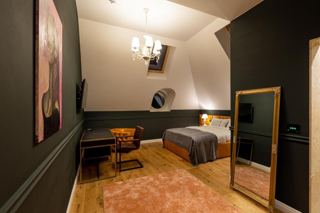 Boutique Hotel Cocosul De Aur Târgu-Mureş Eksteriør billede