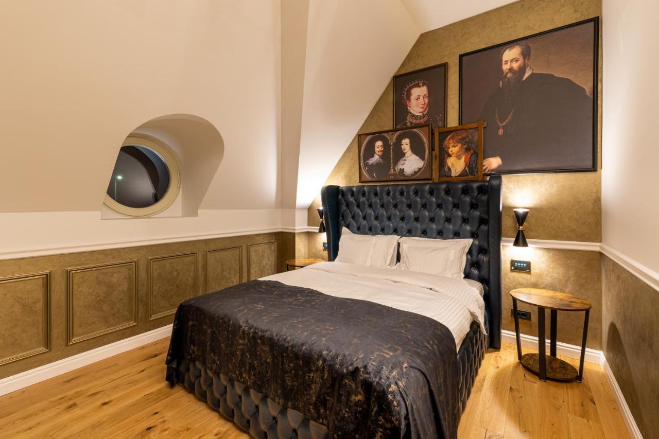 Boutique Hotel Cocosul De Aur Târgu-Mureş Eksteriør billede
