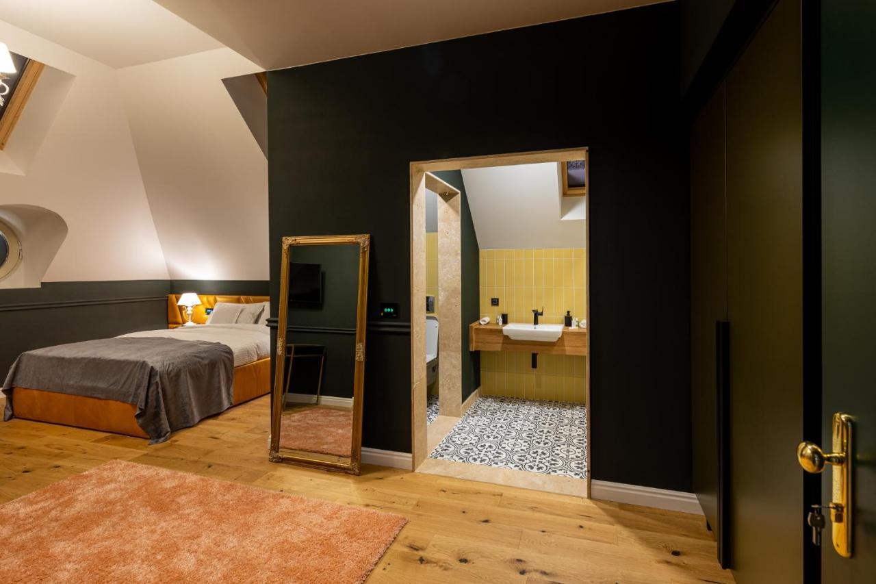 Boutique Hotel Cocosul De Aur Târgu-Mureş Eksteriør billede